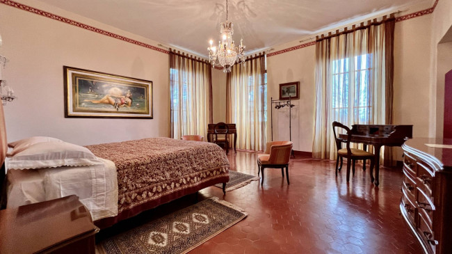 Villa con parco e piscina in vendita a Lucca