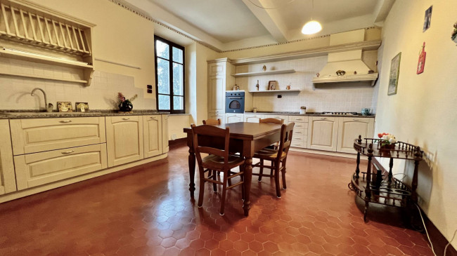 Villa con parco e piscina in vendita a Lucca