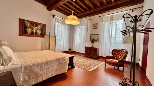 Villa con parco e piscina in vendita a Lucca