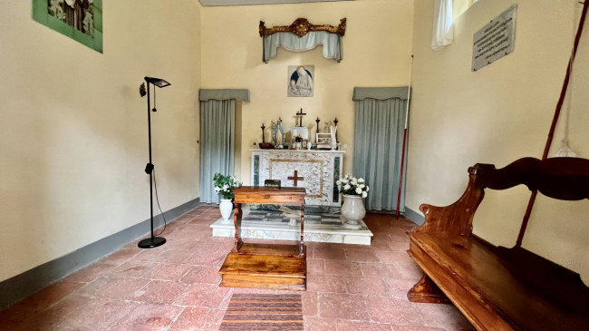 Villa con parco e piscina in vendita a Lucca