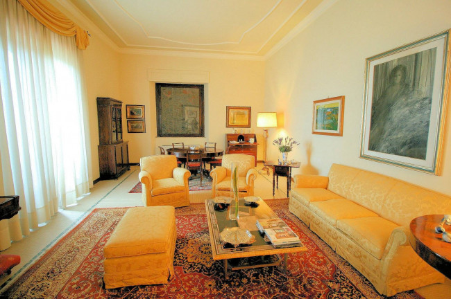 Villa di pregio con parco in vendita a Uzzano