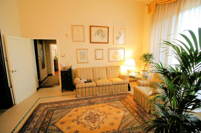 Villa di pregio con parco in vendita a Uzzano