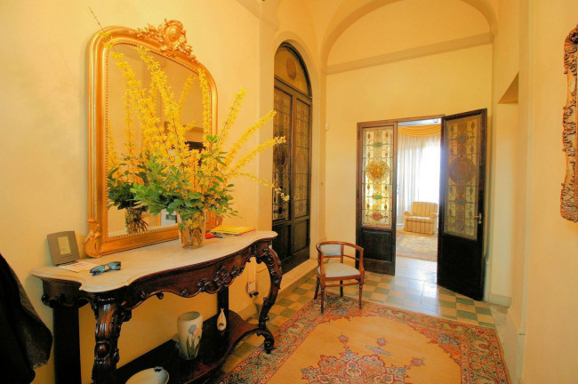 Villa di pregio con parco in vendita a Uzzano