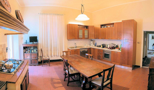 Villa di pregio con parco in vendita a Uzzano