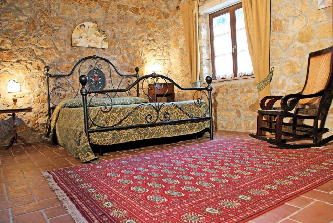 Casale in stile Toscano con parco piscina e dependance in zona panoramica in vendita a Chianni