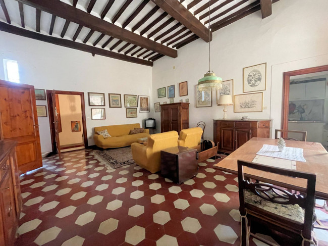 Villa di ampia superficie con giardino in vendita a Capannoli