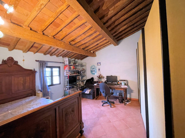 Villa di ampia superficie con giardino in vendita a Capannoli