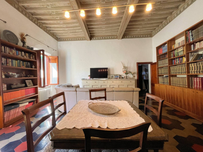 Villa di ampia superficie con giardino in vendita a Capannoli