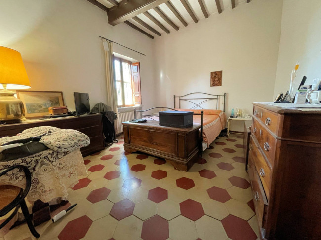 Villa di ampia superficie con giardino in vendita a Capannoli