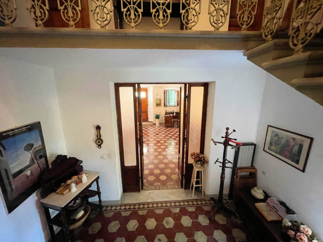 Villa di ampia superficie con giardino in vendita a Capannoli