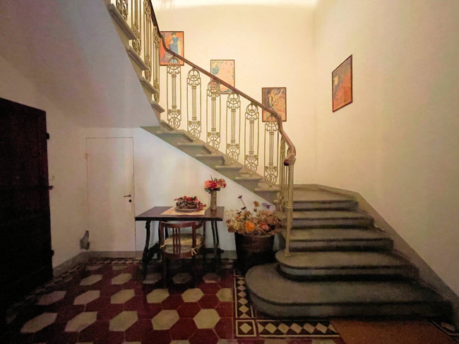 Villa di ampia superficie con giardino in vendita a Capannoli