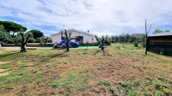 Villa unifamiliare ristrutturata con giardino in vendita a Castagneto Carducci