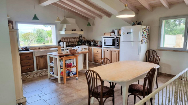 Villa unifamiliare ristrutturata con giardino in vendita a Castagneto Carducci