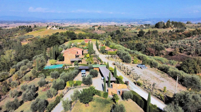 Azienda agricola in posizione panoramica in vendita a Montaione