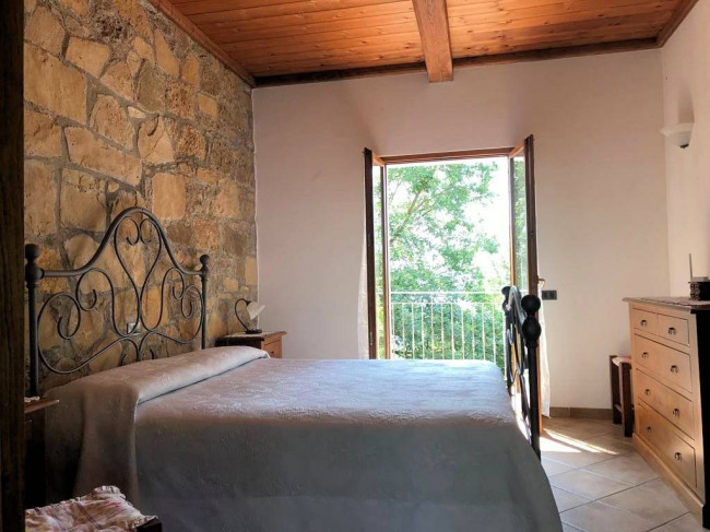 Rustico in stile Toscano con giardino e piscina  in ottima posizione in vendita a Roccastrada