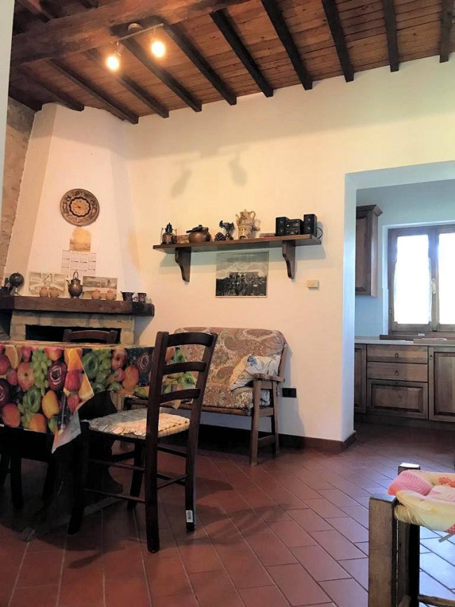 Rustico in stile Toscano con giardino e piscina  in ottima posizione in vendita a Roccastrada