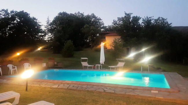 Rustico in stile Toscano con giardino e piscina  in ottima posizione in vendita a Roccastrada