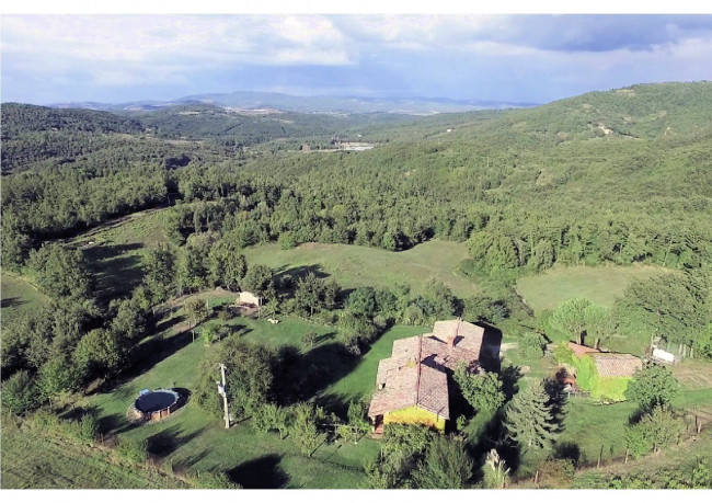 Azienda agricola in posizione panoramica in vendita a Montieri
