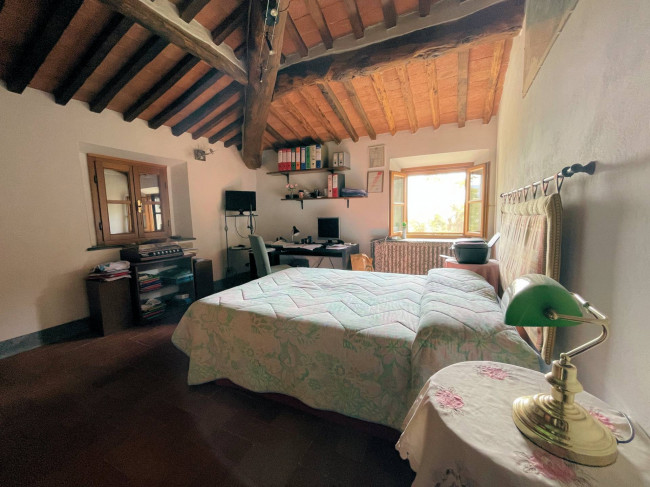 Agriturismo con ampio terreno con vista panoramica in vendita a Vecchiano