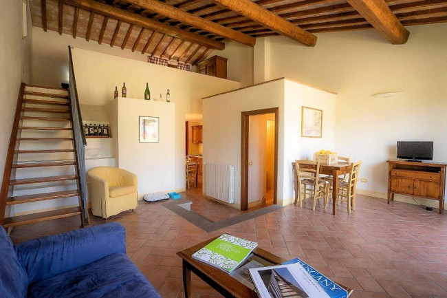 Complesso turistico ricettivo di ampia superficie in ottima posizione in vendita a Ponsacco