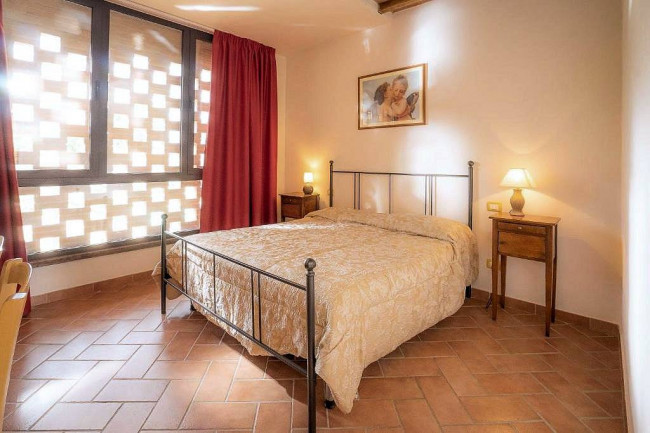 Complesso turistico ricettivo di ampia superficie in ottima posizione in vendita a Ponsacco