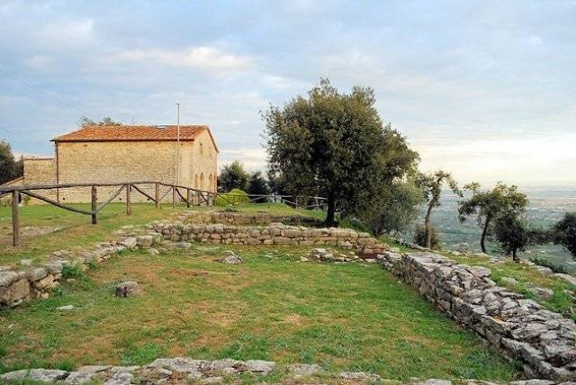 Villa con giardino e vista panoramica mozzafiato in vendita a Monsummano Terme