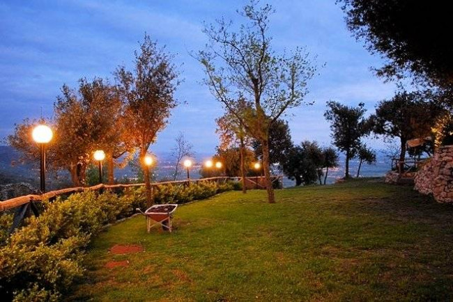 Villa con giardino e vista panoramica mozzafiato in vendita a Monsummano Terme