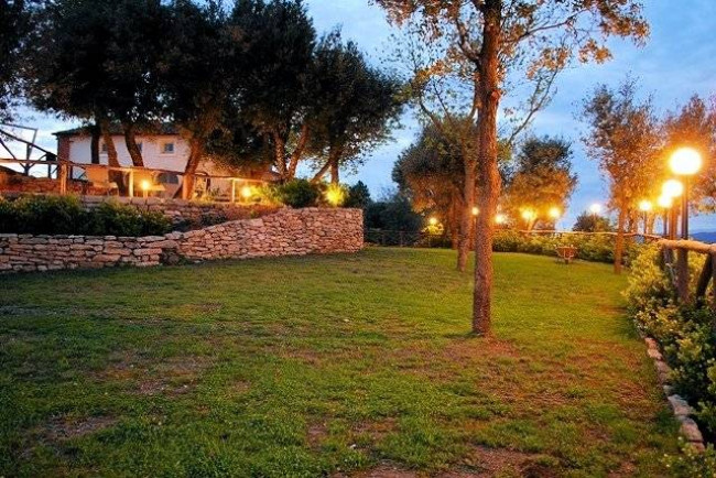 Villa con giardino e vista panoramica mozzafiato in vendita a Monsummano Terme