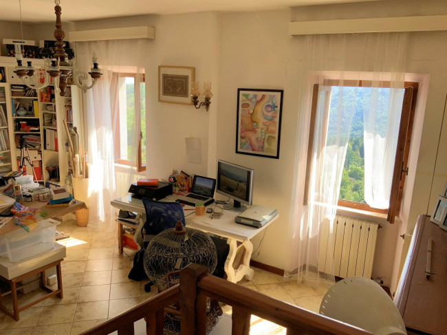 Terratetto con terrazza panoramica in vendita a Pescia