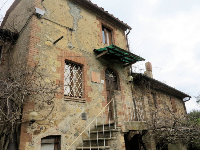 Terratetto libero su tre lati con giardino in vendita a Civitella Paganico