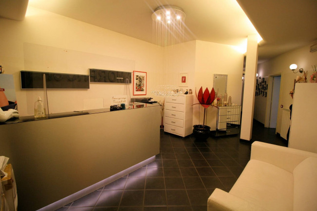 UNITA' IMMOBILIARE DI AMPIA SUPERFICIE CON OTTIME POTENZIALITA' DI UTILIZZO IN POSIZIONE CENTRALE in vendita a Montecatini-Terme