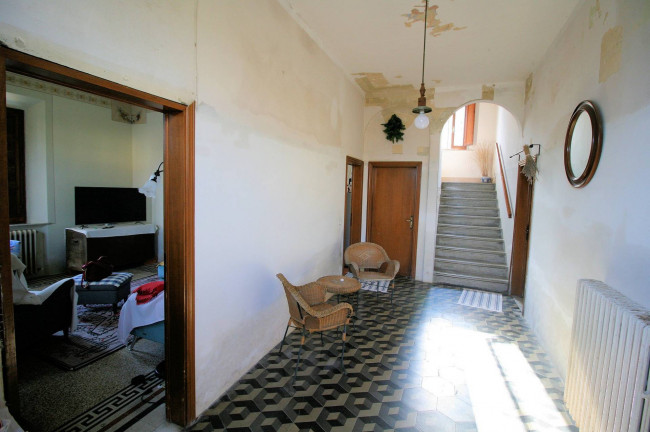 Terratetto libero su quattro lati con giardino in vendita a Altopascio