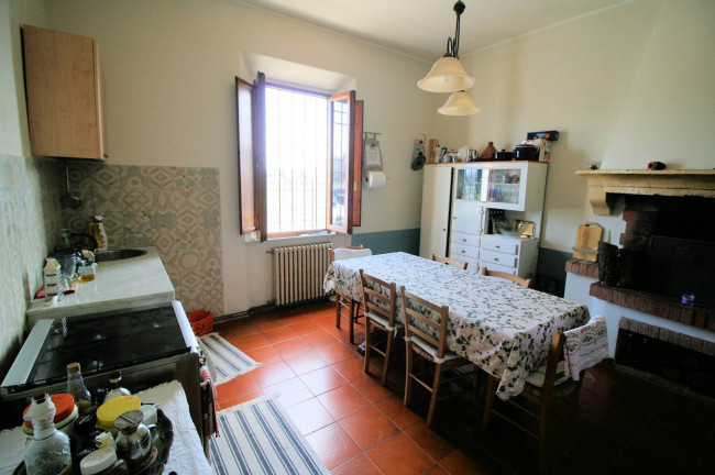 Terratetto libero su quattro lati con giardino in vendita a Altopascio