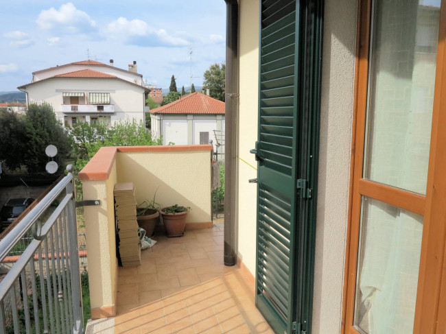 Appartamento al piano primo con giardino in vendita a Roccastrada