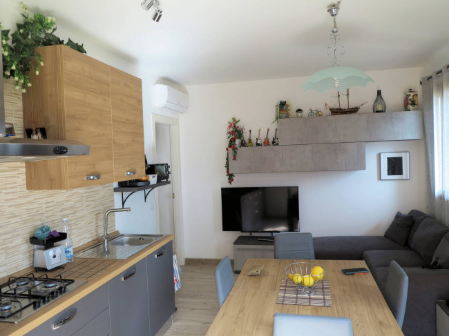 Appartamento al piano primo con giardino in vendita a Roccastrada