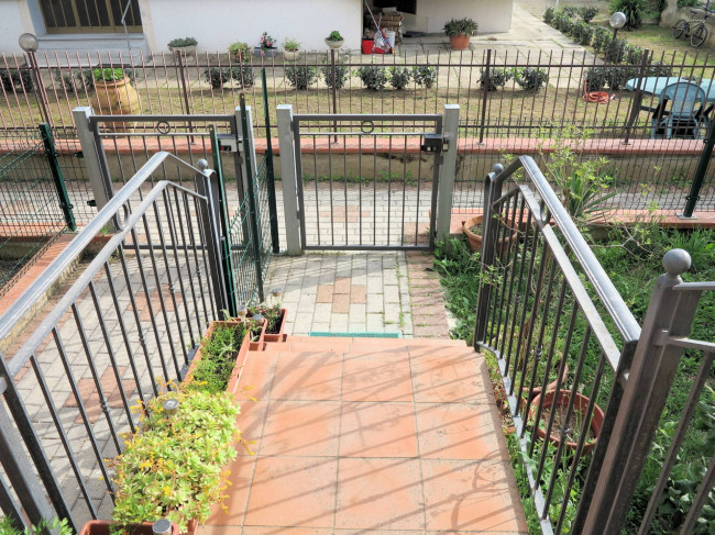Appartamento al piano primo con giardino in vendita a Roccastrada