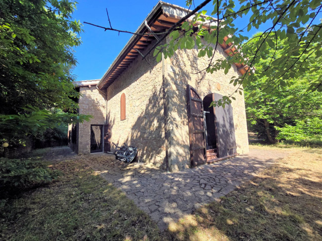 Rustico ristrutturato in posizione collinare in vendita a Roccastrada