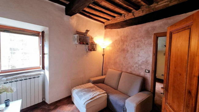 Terratetto indipendente nel centro del paese in vendita a Montecatini Val di Cecina