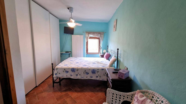 Terratetto indipendente nel centro del paese in vendita a Montecatini Val di Cecina