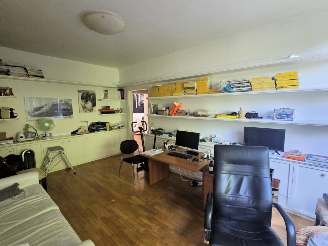 Villa di dimensioni molto importanti con ampio parco in ottima location in vendita a Montemurlo