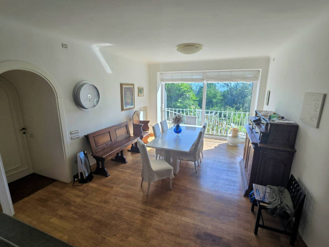 Villa di dimensioni molto importanti con ampio parco in ottima location in vendita a Montemurlo