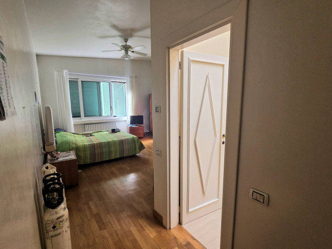 Villa di dimensioni molto importanti con ampio parco in ottima location in vendita a Montemurlo
