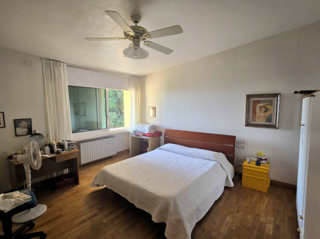 Villa di dimensioni molto importanti con ampio parco in ottima location in vendita a Montemurlo