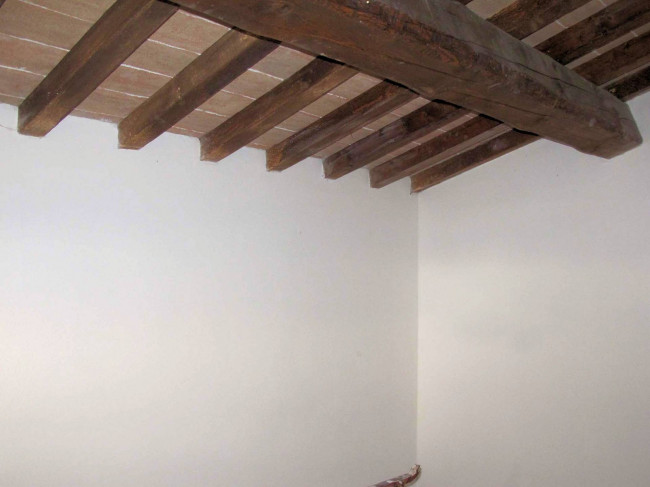 Porzione terratetto di villa bifamiliare in stile rustico Toscano in vendita a Castelnuovo di Val di Cecina