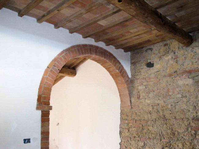 Porzione terratetto di villa bifamiliare in stile rustico Toscano in vendita a Castelnuovo di Val di Cecina