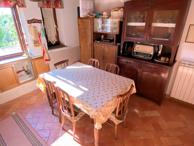 Porzione terratetto di villa bifamiliare in stile rustico Toscano in vendita a Castelnuovo di Val di Cecina