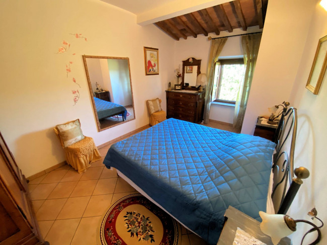 Porzione terratetto di villa bifamiliare in stile rustico Toscano in vendita a Castelnuovo di Val di Cecina