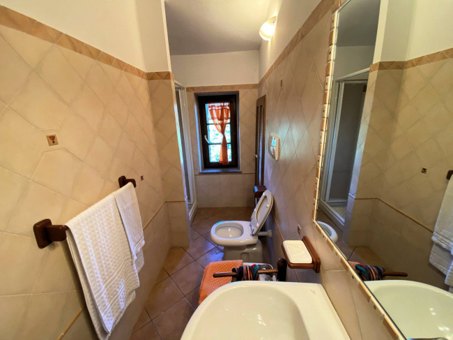 Porzione terratetto di villa bifamiliare in stile rustico Toscano in vendita a Castelnuovo di Val di Cecina