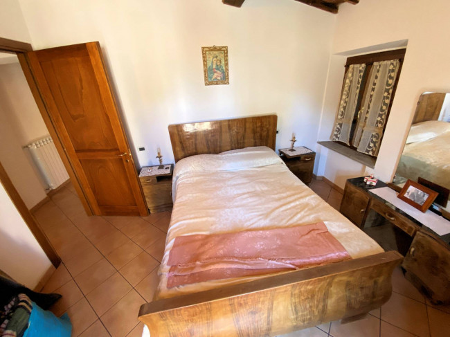 Porzione terratetto di villa bifamiliare in stile rustico Toscano in vendita a Castelnuovo di Val di Cecina