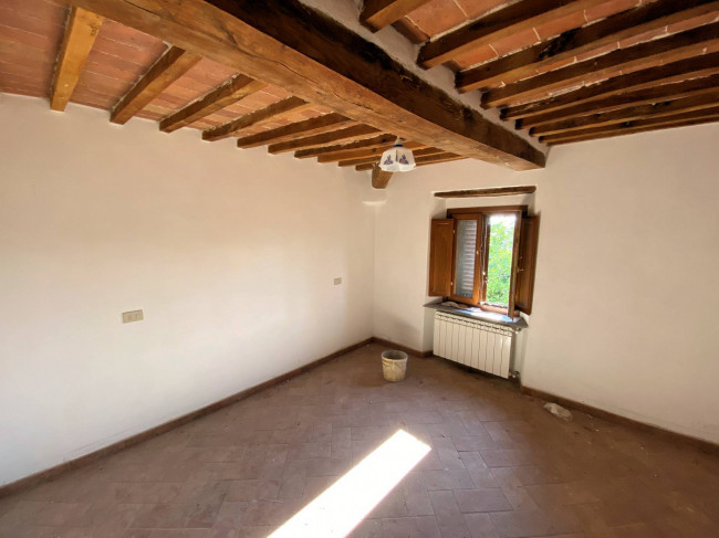 Porzione terratetto di villa bifamiliare in stile rustico Toscano in vendita a Castelnuovo di Val di Cecina